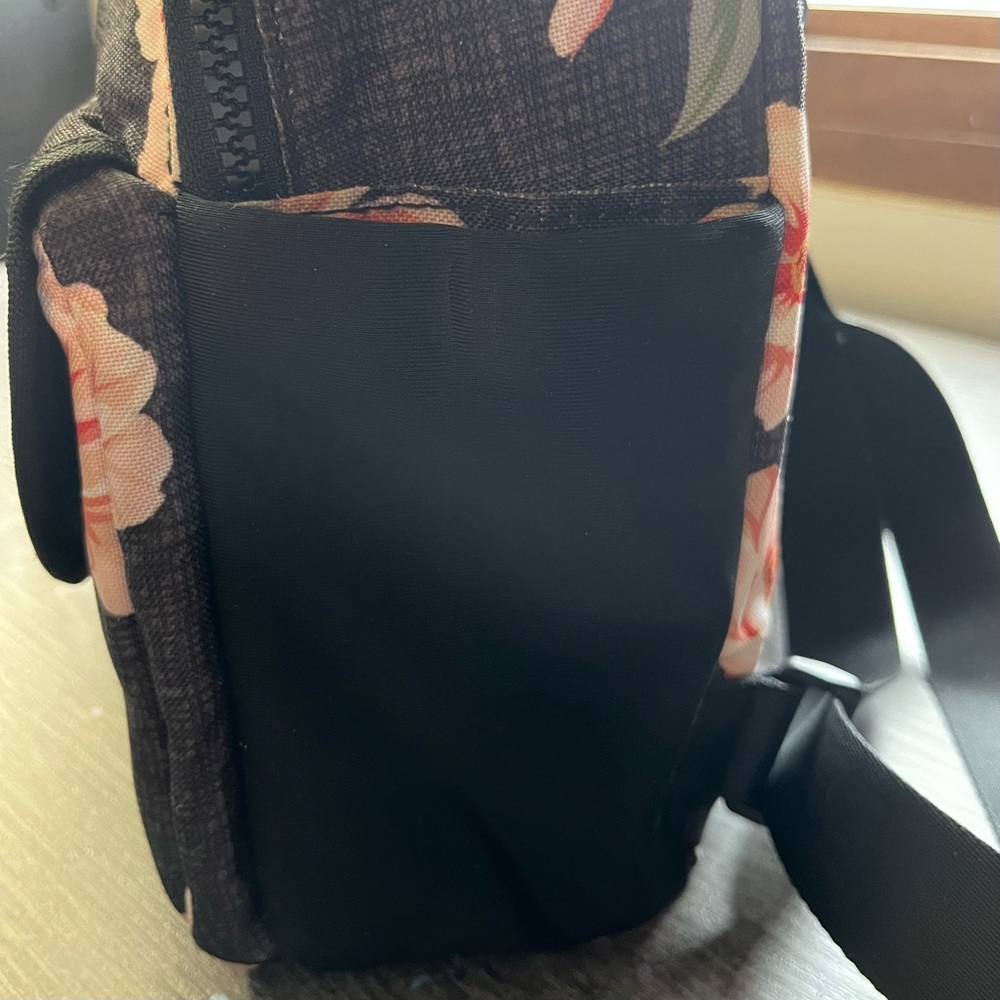 VOORAY Lexi Mini Backpack - Picture 7 of 7